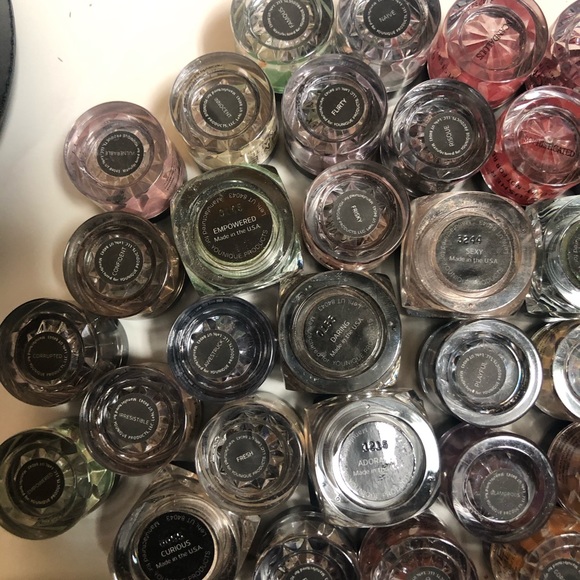 Younique mineral pigments in 42 colors, - Picture 7 of 8